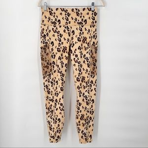 Fabletics On-The-Go High Waisted Leggings in Desert Leopard Women’s Size Medium
